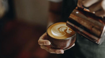 Ce cafea este mai puțin acidă și cum o recunoști