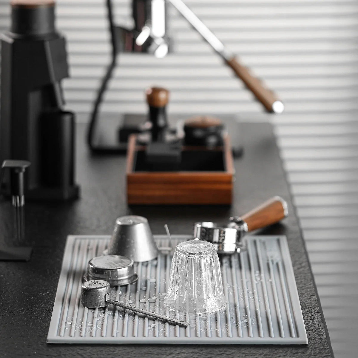 MHW-3BOMBER, covoraș din silicon pentru uscarea accesoriilor 400 × 300 mm - Baristelli - MHW-3BOMBER