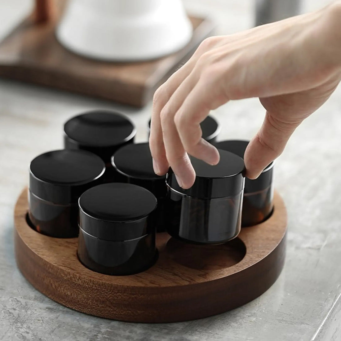 MHW - 3BOMBER, set recipient de depozitare cafea cu tăviță din lemn, 7 recipiente - Baristelli - MHW - 3BOMBER